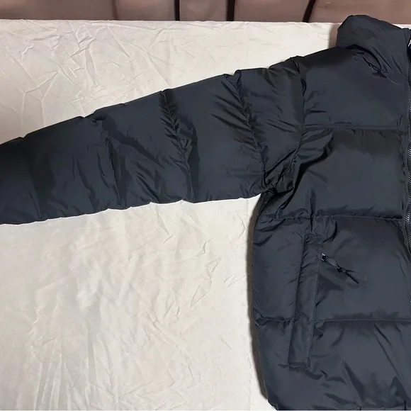 The North Face Men's Charcoal Puffer Jacket - Picture 4 of 12